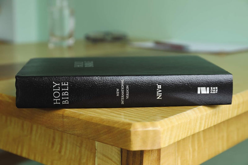 NIV Gift and Award Bible, Leather-Look, Black, Red Letter, Comfort Print